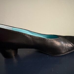 THIERRY RABOTIN Black Leather Round Heel Pumps Nubuck Toe Size 39.5 EU